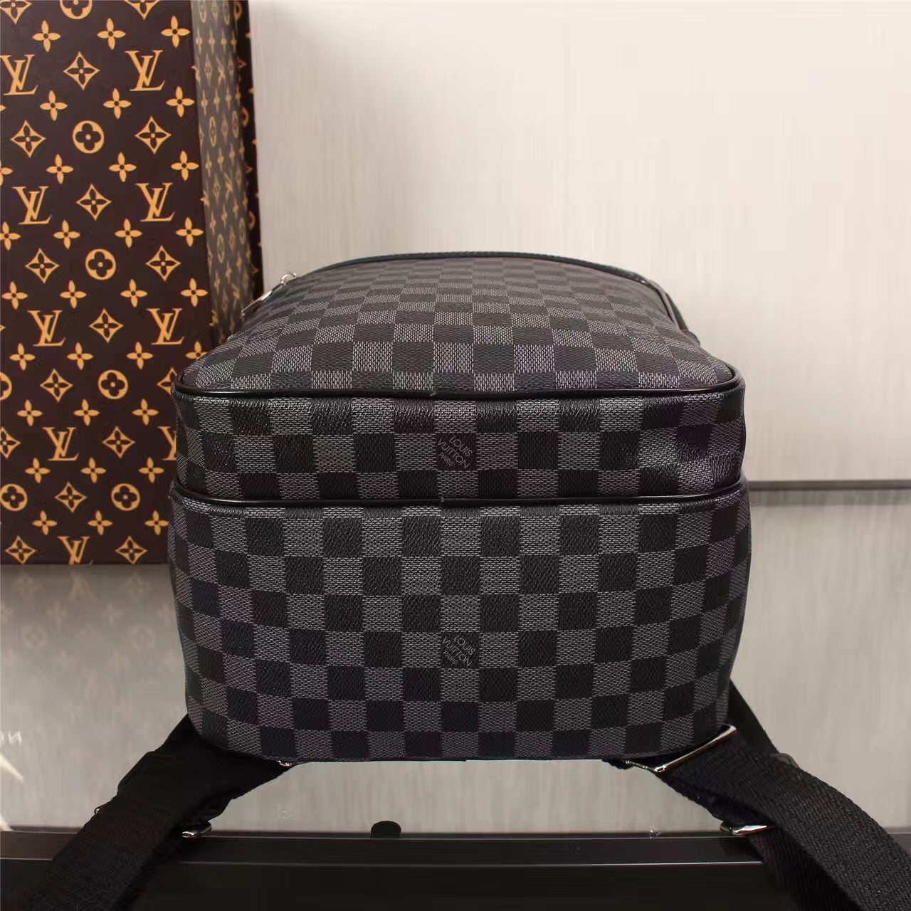 LV Rucksack pre order