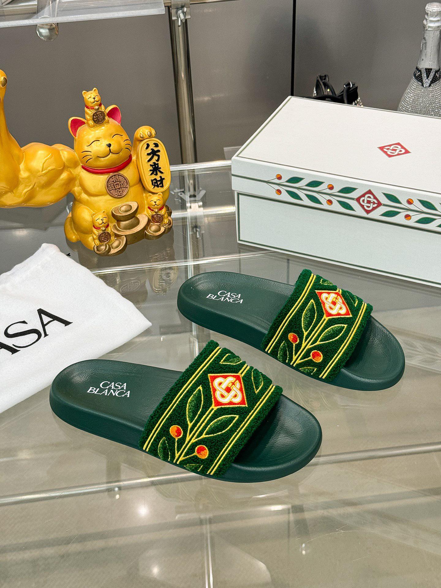 Casa Slides