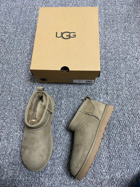 Ugg classic ultra mini boot