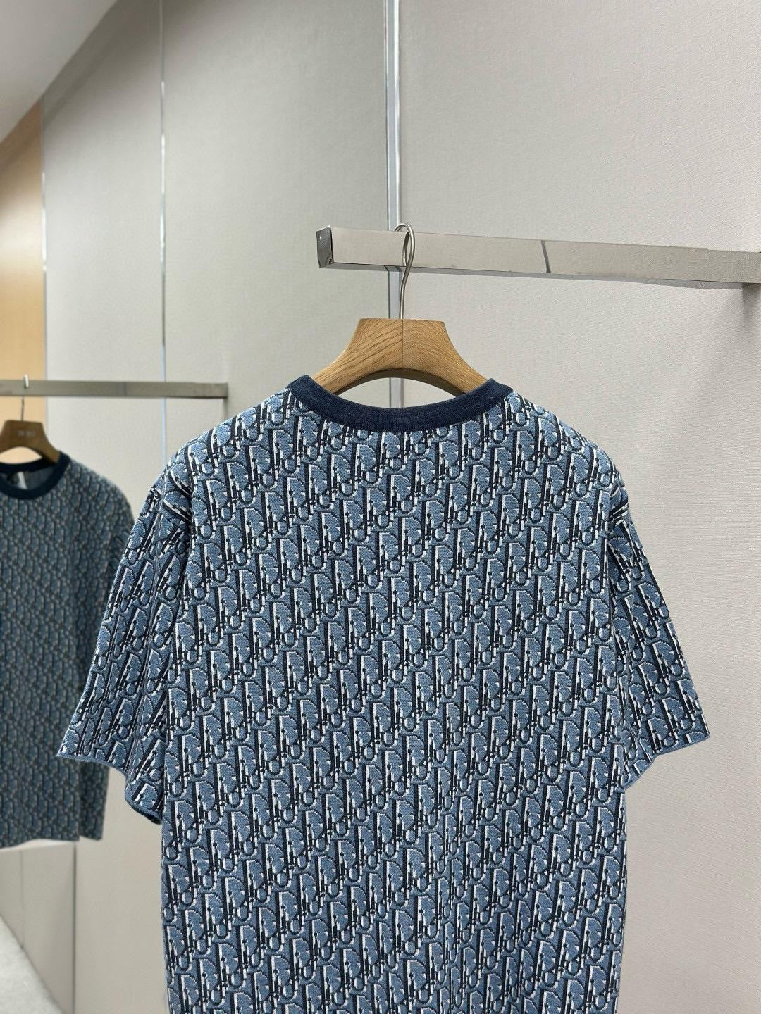 CD T-shirt