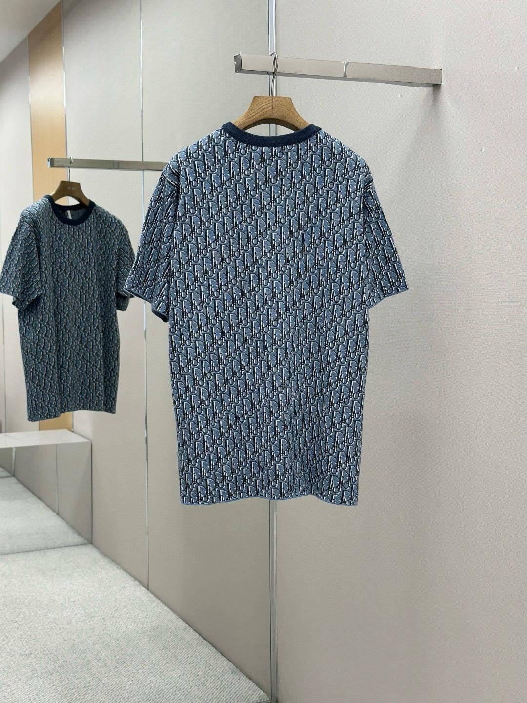 CD T-shirt