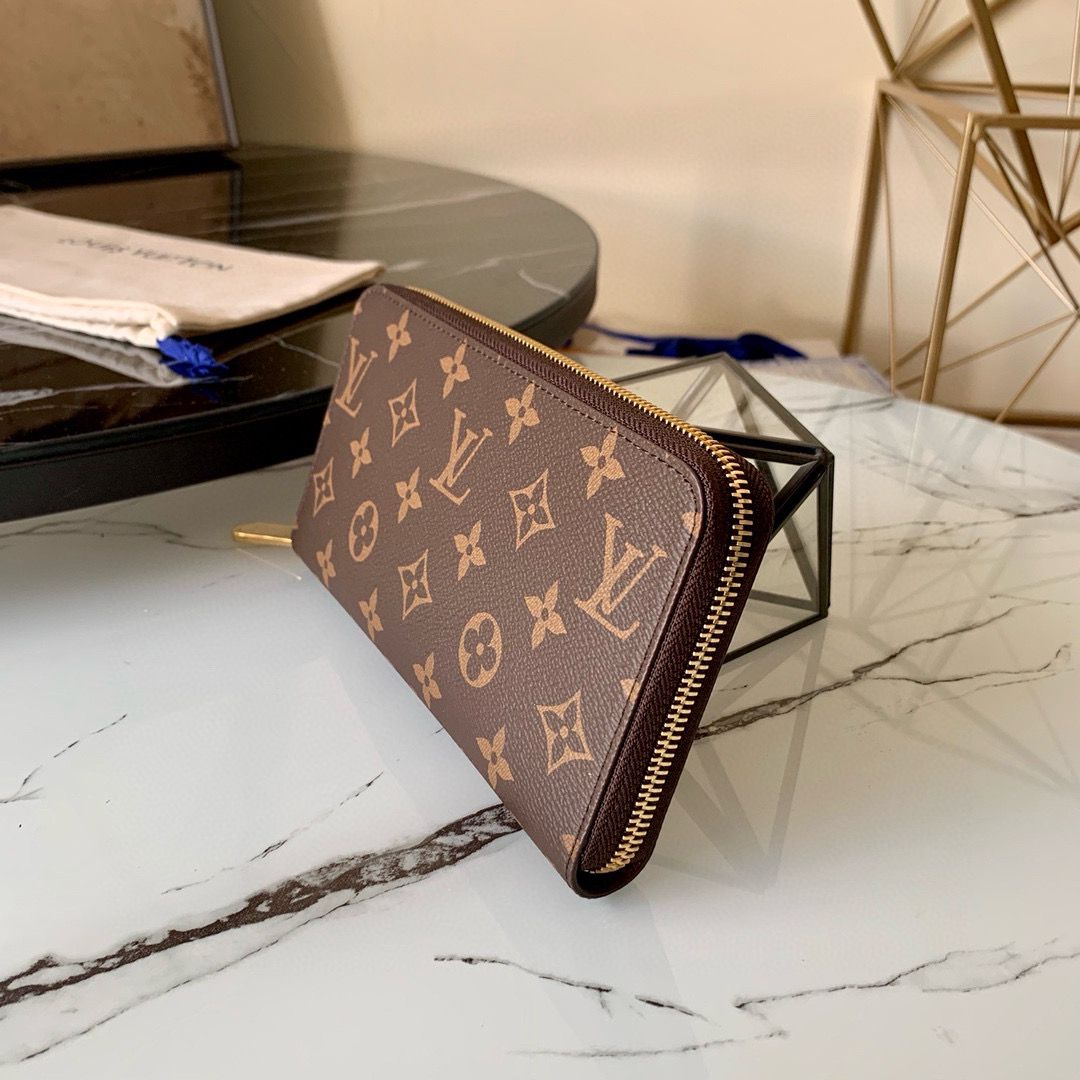 LV Zippy purse