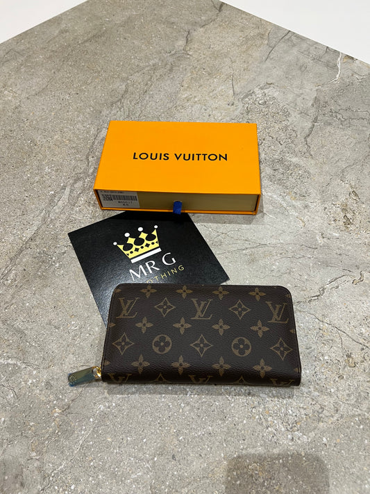 LV Zippy purse