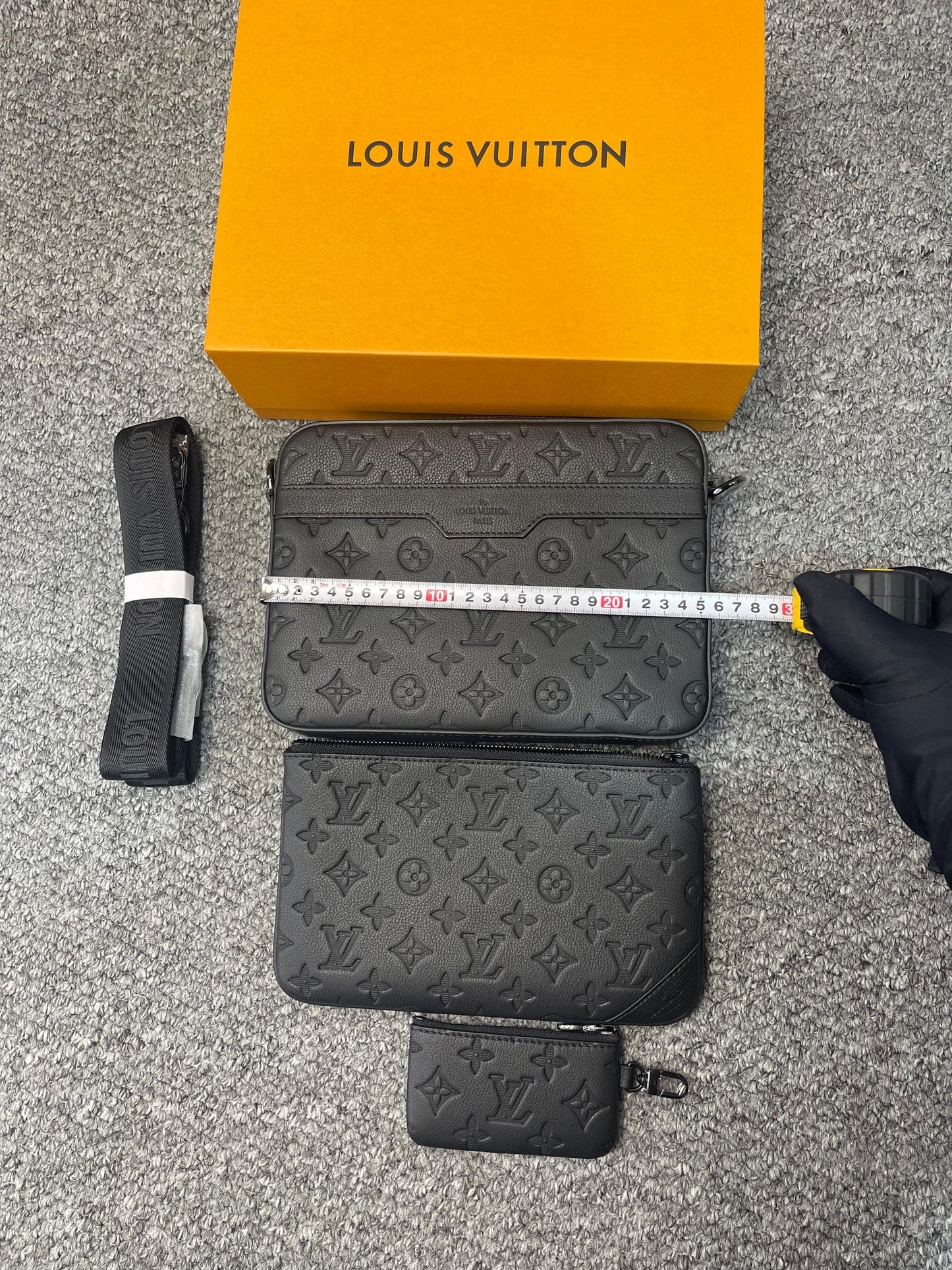 LV Trio Messenger