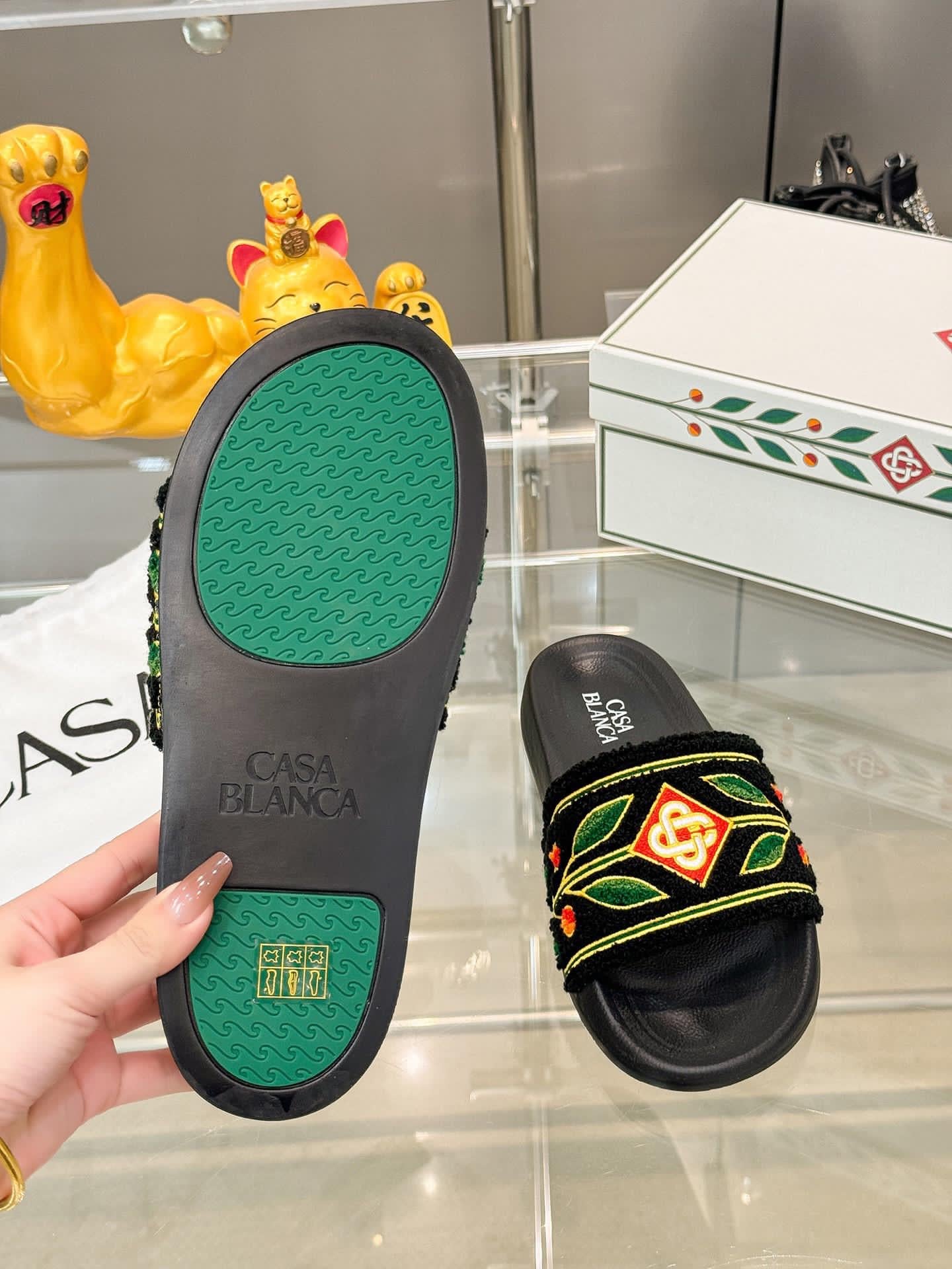 Casa Slides