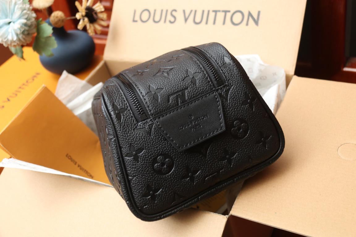 LV Washbag