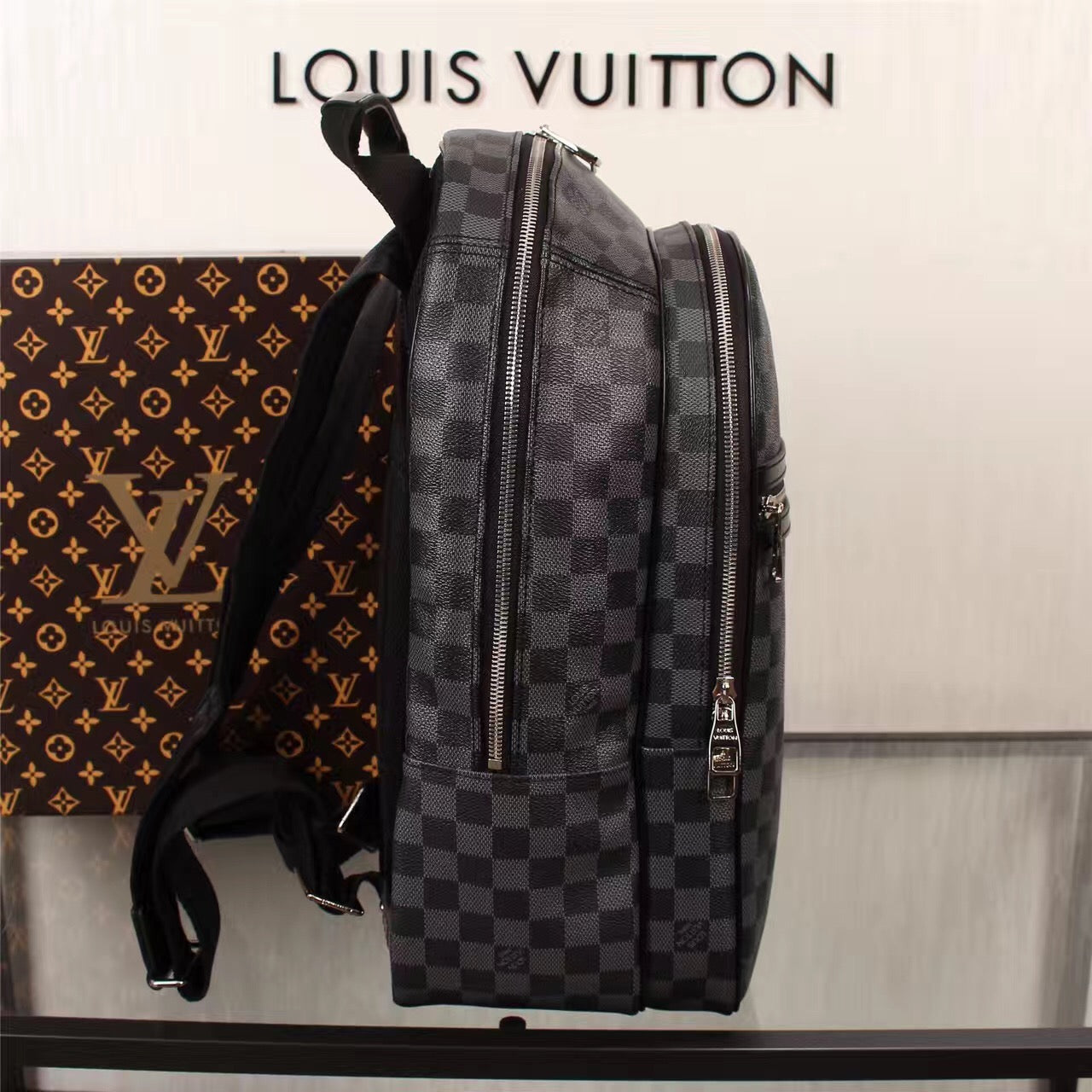 LV Rucksack pre order