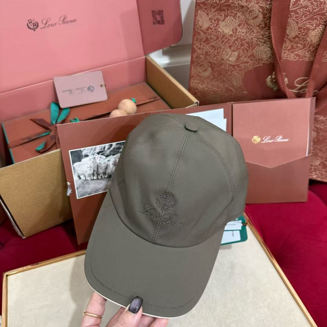 Loro Caps