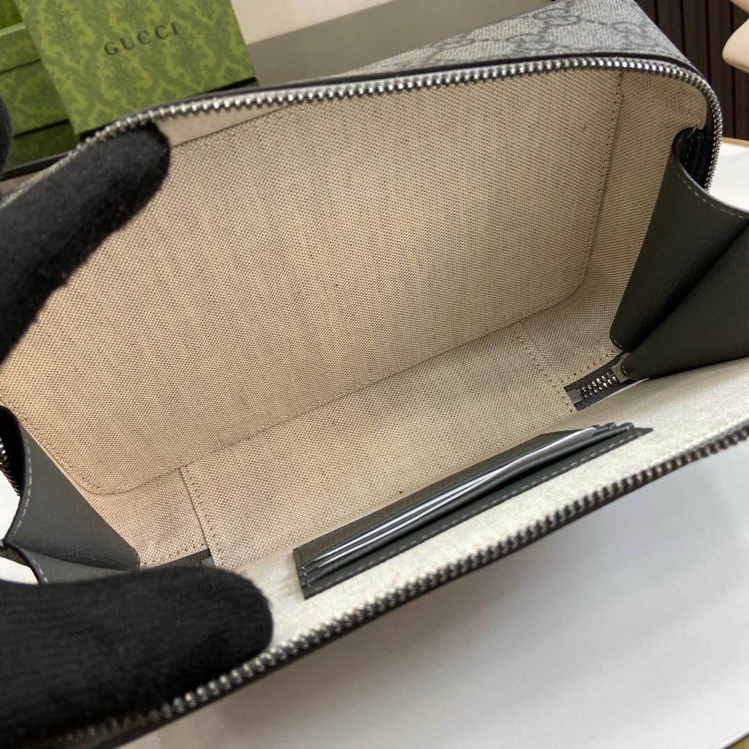 Gcci messenger / cross body bag