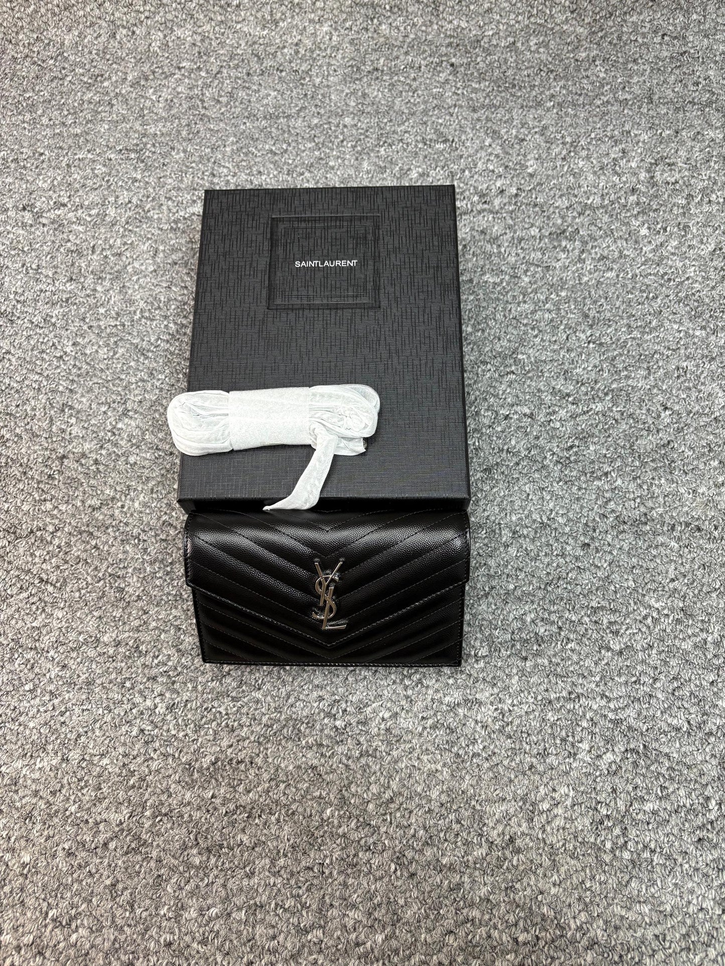 Y ladies cassandre envelope chain wallet