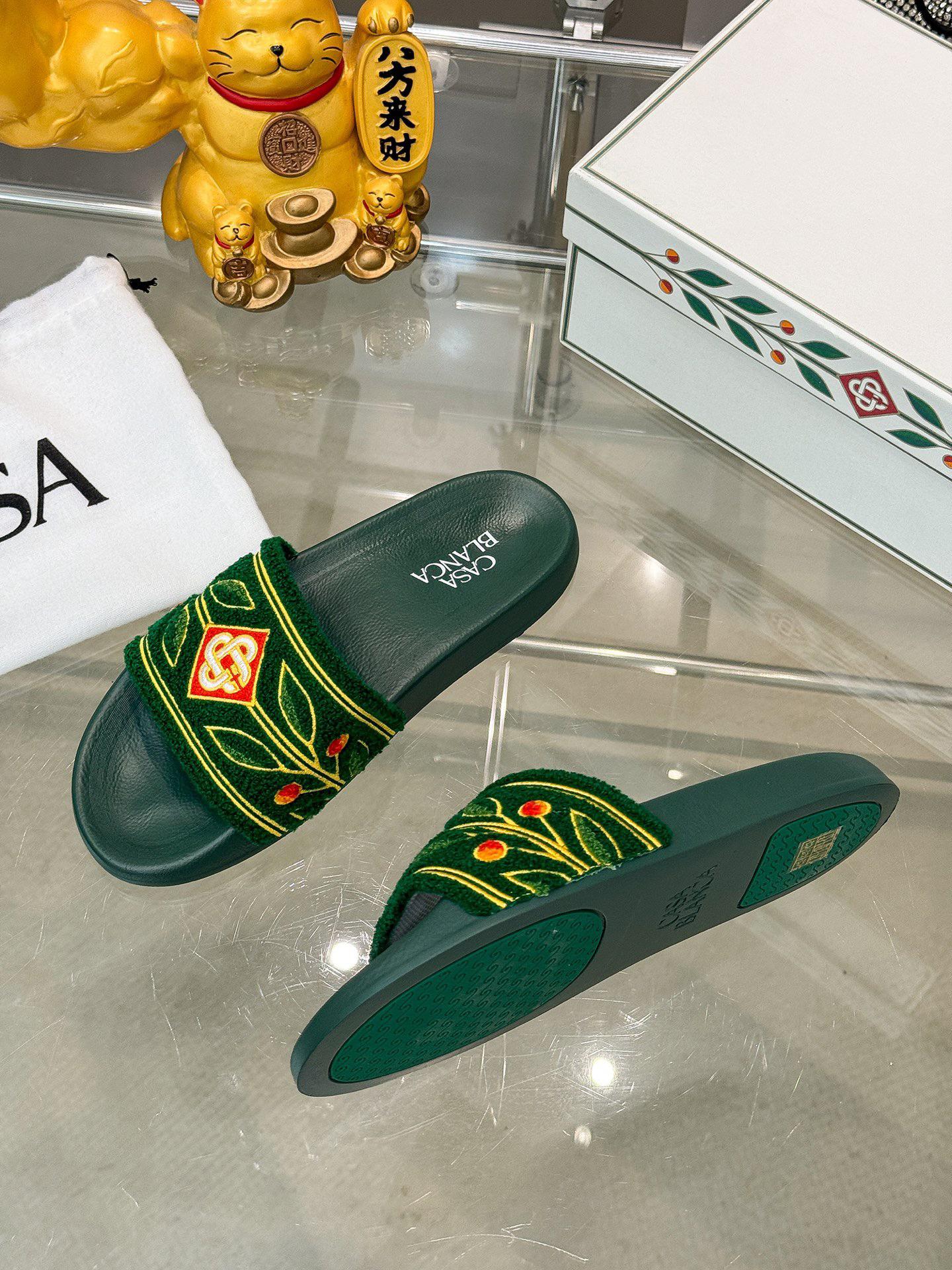 Casa Slides