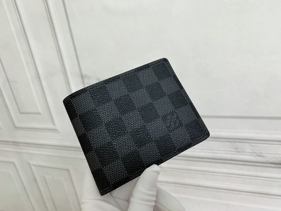 LV Wallets (Various Patterns)