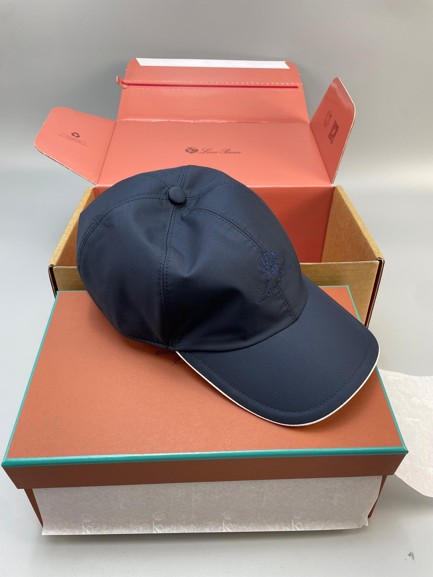 Loro Caps