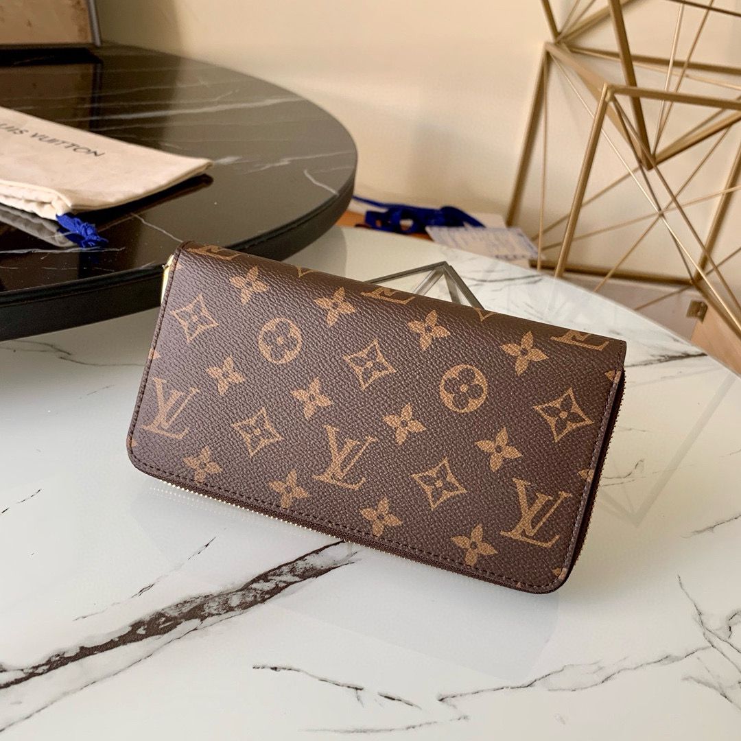 LV Zippy purse