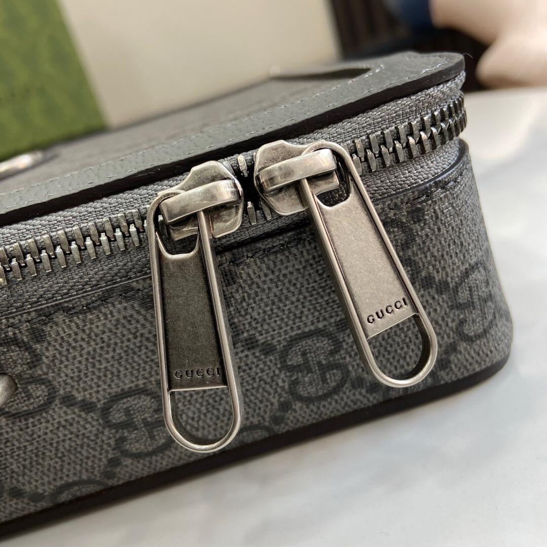 Gcci messenger / cross body bag