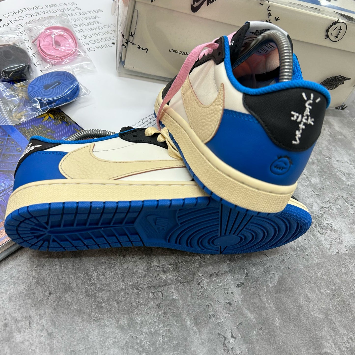 Nke Travis Scott