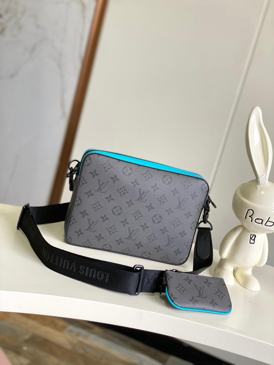 Lv messenger bag